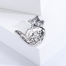 Load image into Gallery viewer, Simple and Cute Silver Cat Brooch
