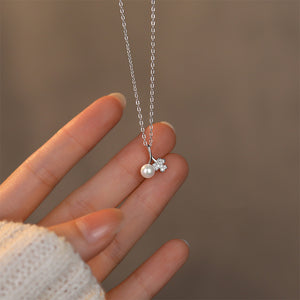 925 Sterling Silver Simple Sweet Three-leafed Clover Imitation Pearl Pendant with Cubic Zirconia and Necklace
