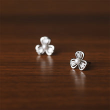 Load image into Gallery viewer, 925 Sterling Silver Simple Cute Flower Imitation Pearl Stud Earrings with Cubic Zirconia