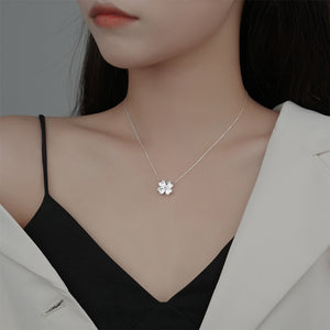 925 Sterling Silver Fashion Simple Four-Leafed Clover Pendant with Cubic Zirconia and Necklace