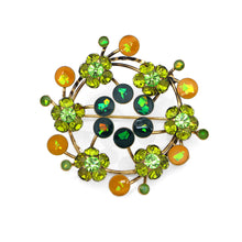 Load image into Gallery viewer, Gleaming Wreath Brooch with Green Austrian Element Crystal