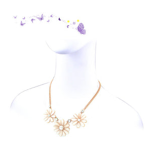 Fashion Bohemian Style Sweet Daisy Necklace with Imitation Opal and Crystal