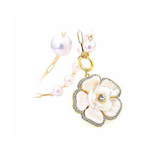 Romantic Bohemian White Flowers Pendant with Fashion Pearl and White Cubic Zircon Necklace