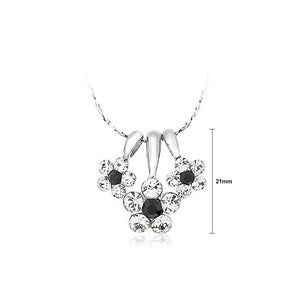 Fashion Flower Pendant with White and Black Austrian Element Crystal and Necklaces