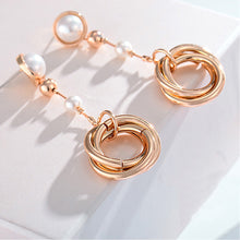 Load image into Gallery viewer, Temperament Ring Earrings with White Fashion Pearls