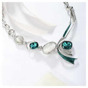 Simple Necklace with Green Cubic Zircon and White Fashion Cat's Eye