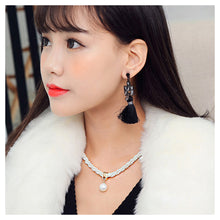Load image into Gallery viewer, Elegant Necklace with Fashion Pearls