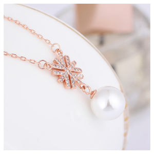 Elegantly Plated Rose Gold Snowflake Necklace with White Fashion Pearl