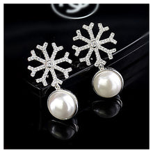 Load image into Gallery viewer, 925 Sterling Silver Snowflake Earrings with White Fashion Pearl