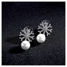 Load image into Gallery viewer, Elegant Snowflake Earrings with White Fashion Pearl