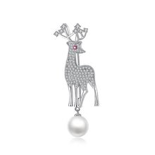 Load image into Gallery viewer, Sparkling Deer Brooch with White Cubic Zircon and Fashion Pearl
