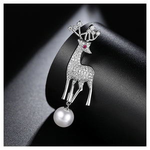 Sparkling Deer Brooch with White Cubic Zircon and Fashion Pearl