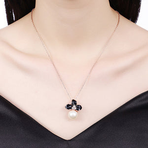 Plated Rose Gold Flower Pendant with Fashion Pearls and Necklace