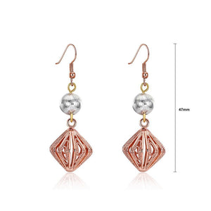Elegant and Romantic Cutout Diamond Earrings - Glamorousky