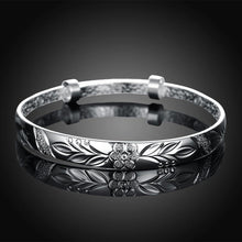 Load image into Gallery viewer, Simple and Fashion Carved Bangle - Glamorousky