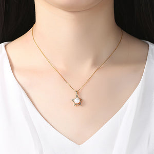 925 Sterling Silver Plated Gold Fashion Simple Star Pendant with Freshwater Pearls and Necklace