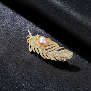 925 Sterling Silver Plated Gold Fashion Elegant Leaves Purple Freshwater Pearl Brooch with Cubic Zirconia