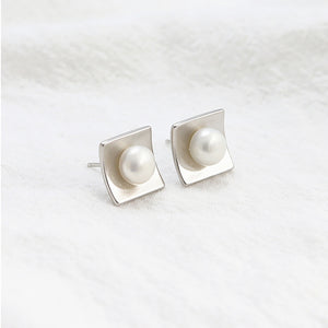 925 Sterling Silver Fashion Simple Geometric Square Freshwater Pearl Stud Earrings