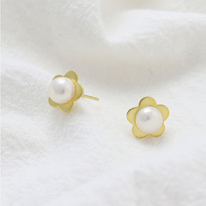 925 Sterling Silver Plated Gold Simple Flower Freshwater Pearl Stud Earrings