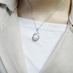 925 Sterling Silver Simple Fashion Geometric Freshwater Pearl Pendant with Cubic Zirconia and Necklace