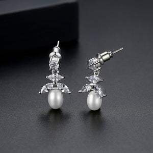 Fashion Simple Flower Imitation Pearl Earrings with Cubic Zirconia