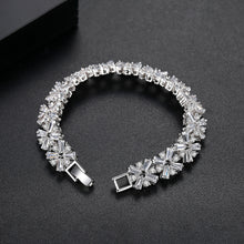 Load image into Gallery viewer, Elegant and Bright Cross Cubic Zirconia Bracelet 17cm