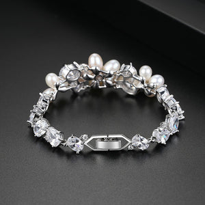 Fashion and Elegant Flower Imitation Pearl Bracelet with Cubic Zirconia