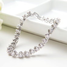 Load image into Gallery viewer, Simple and Romantic Heart-shaped Bracelet with Cubic Zirconia 17cm