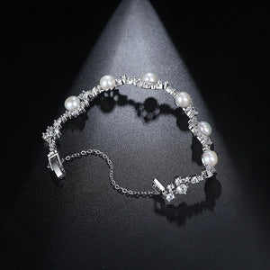 Fashion and Elegant Geometric Imitation Pearl Bracelet with Cubic Zirconia