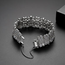 Load image into Gallery viewer, Fashion and Elegant Geometric Pattern Bracelet with Cubic Zirconia 17cm