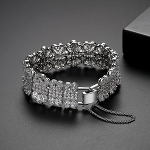 Fashion and Elegant Geometric Pattern Bracelet with Cubic Zirconia 19cm