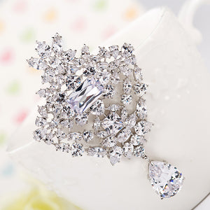 Fashion and Luxurious Geometric Brooch with Cubic Zirconia