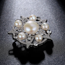 Load image into Gallery viewer, Simple and Elegant Geometric Round Star Imitation Pearl Brooch with Cubic Zirconia