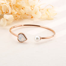 Load image into Gallery viewer, Simple Fashion Plated Rose Gold White Heart-shaped Cubic Zirconia Imitation Pearl 316L Stainless Steel Bangle