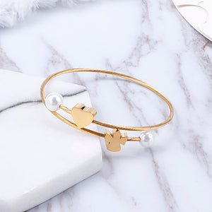 Simple and Fashion Plated Gold Angel Heart Shaped 316L Stainless Steel Bangle with Imitation Pearls