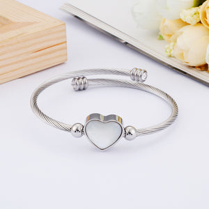 Simple and Fashion Heart-shaped Shell 316L Stainless Steel Bangle with Cubic Zirconia