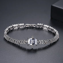 Load image into Gallery viewer, Fashion Bright Snowflake Bracelet with Cubic Zirconia
