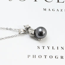Load image into Gallery viewer, 925 Sterling Silver Simple Cute Cat Black Freshwater Pearl Pendant with Necklace