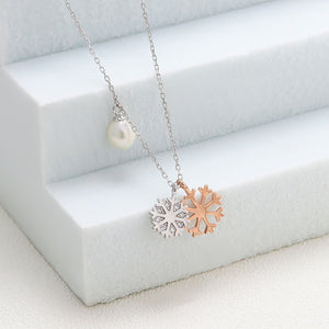 925 Sterling Silver Fashion Simple Snowflake Cubic Zirconia Pendant with Freshwater Pearl and Necklace