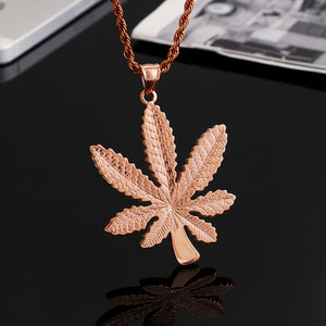 Fashion and Elegant Plated Rose Gold Maple Leaf 316L Stainless Steel Pendant with Necklace