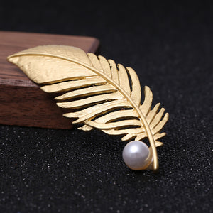 Fashion Simple Plated Gold Leaf Brooch with Imitation Pearls