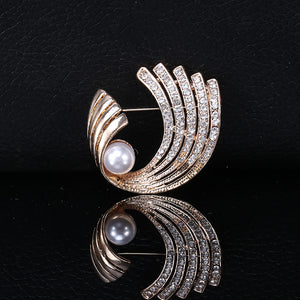 Fashion and Elegant Plated Gold Geometric Imitation Pearl Brooch with Cubic Zirconia