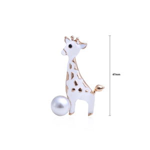 Fashion and Elegant Plated Gold White Giraffe Brooch with Imitation Pearls
