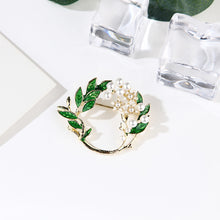 Load image into Gallery viewer, Fashion and Elegant Plated Gold Enamel Gardenia Imitation Pearl Brooch