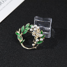 Load image into Gallery viewer, Fashion and Elegant Plated Gold Enamel Gardenia Imitation Pearl Brooch