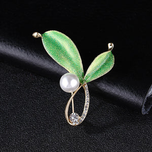 Fashion and Elegant Plated Gold Green Leaf Imitation Pearl Brooch with Cubic Zirconia