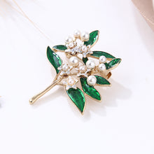 Load image into Gallery viewer, Fashion and Elegant Plated Gold Gardenia Flower Imitation Pearl Brooch
