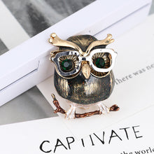 Load image into Gallery viewer, Fashion Cute Plated Gold Cartoon Owl Brooch with Green Cubic Zirconia