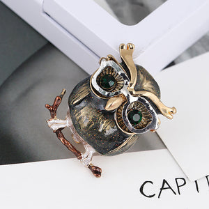 Fashion Cute Plated Gold Cartoon Owl Brooch with Green Cubic Zirconia