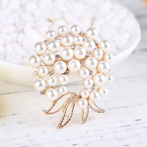 Fashion and Elegant Plated Gold Floral Imitation Pearl Brooch